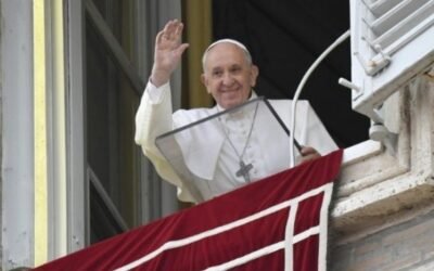 El Vaticano confirma la favorable recuperación del Papa tras su intervención médica